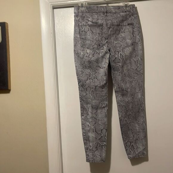 White House black market skinny ankle snakeskin print pants size 2 - Picture 6 of 12